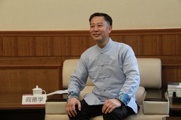 中评智库与世界杯官网台湾研究院展开交流座谈 我院阎德学博士主持座谈会